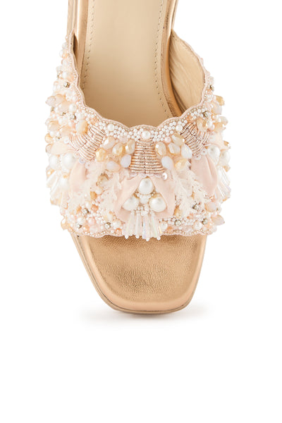 Fleur de Pearl Sandals