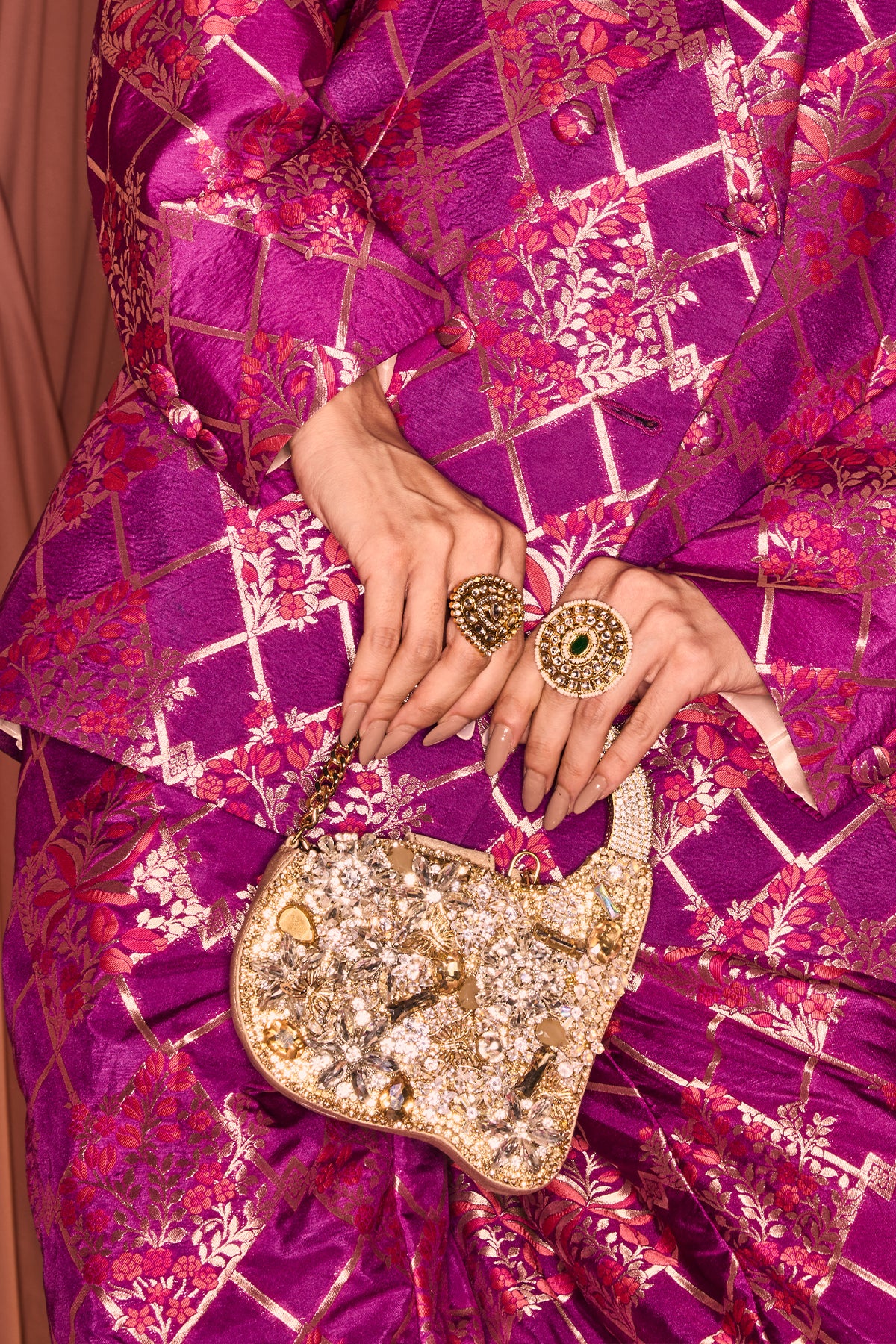 BUTTERFLY ANNETTE CLUTCH